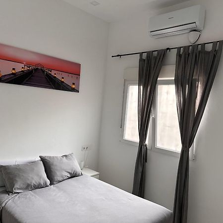 Apartamento En Planta Baja Cerca De La Playa En Badalona Bagian luar foto