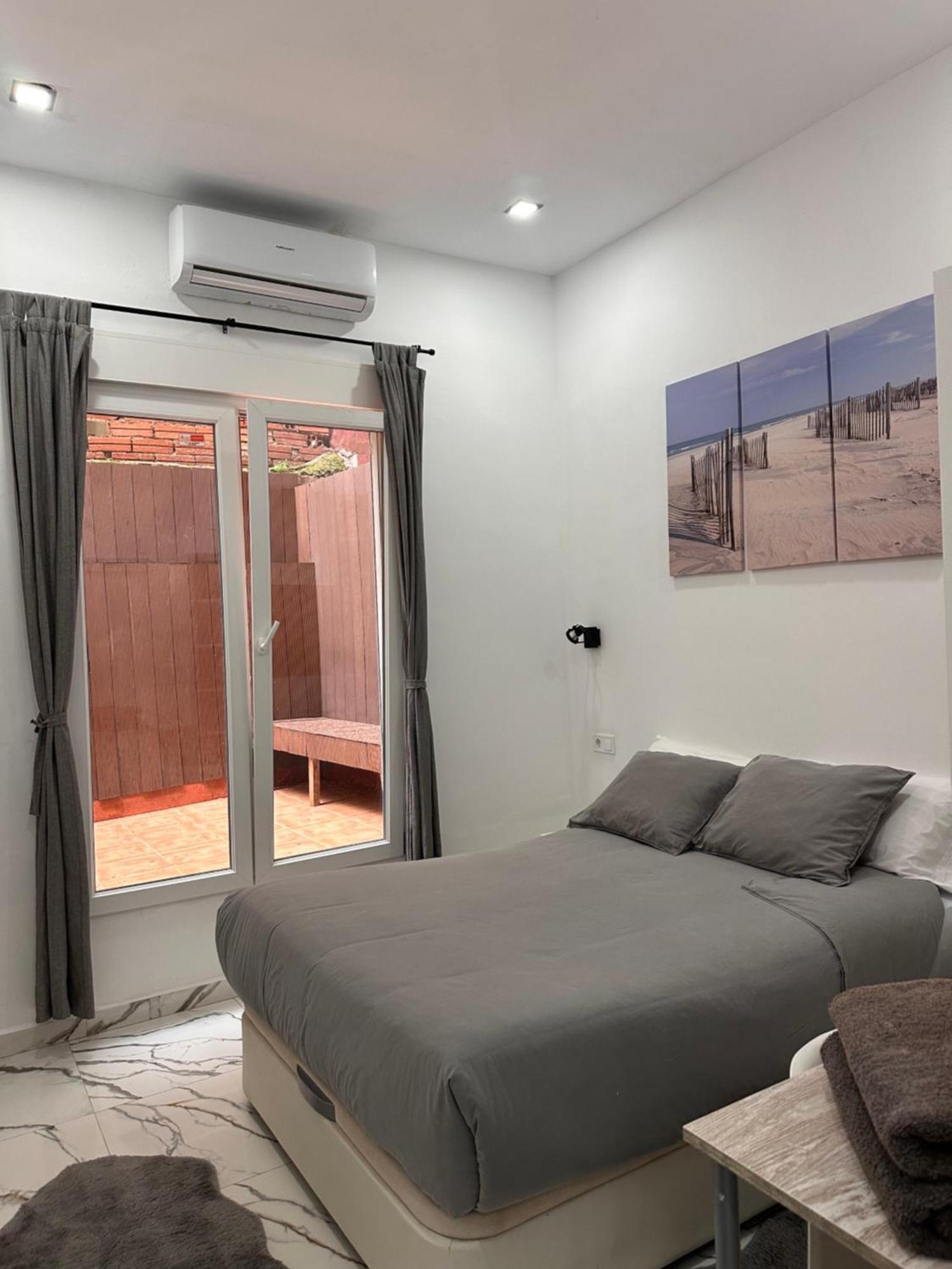 Apartamento En Planta Baja Cerca De La Playa En Badalona Bagian luar foto