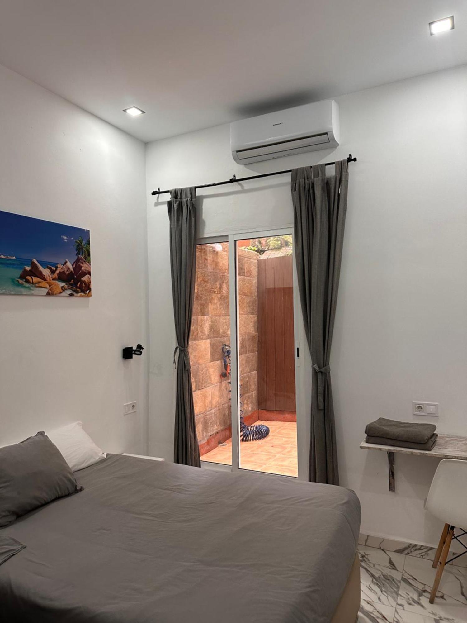 Apartamento En Planta Baja Cerca De La Playa En Badalona Bagian luar foto