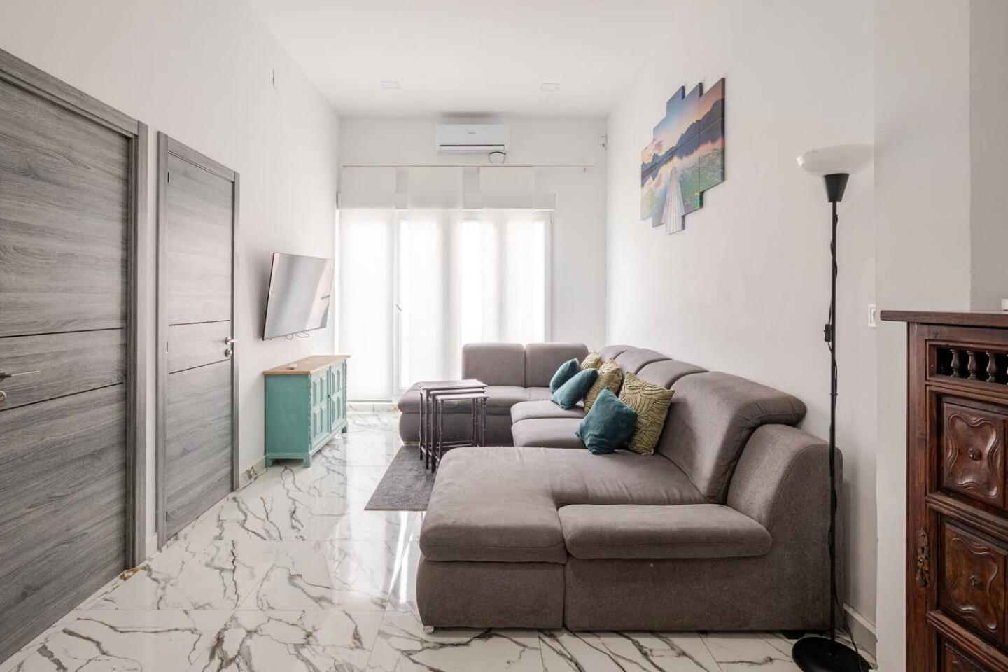 Apartamento En Planta Baja Cerca De La Playa En Badalona Bagian luar foto